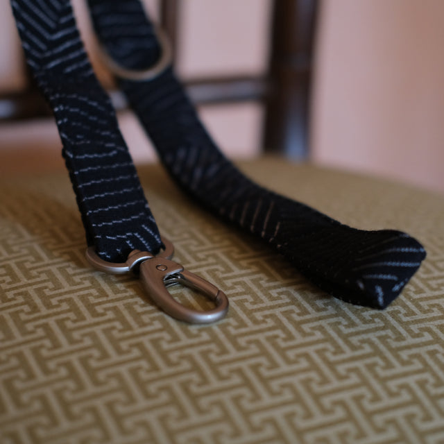 La Laisse Kvadrat – Charbon noir