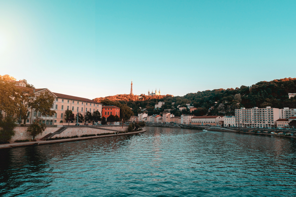 — LYON —