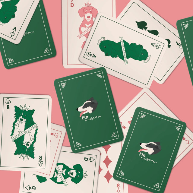 Présentation des cartes à jouer avec illustration chiens