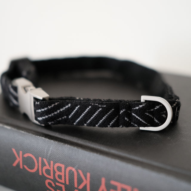 Le Collier Kvadrat – Charbon noir