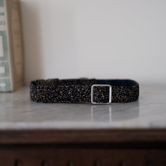 Le Collier Kvadrat - Indigo moucheté