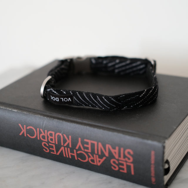 Le Collier Kvadrat – Charbon noir