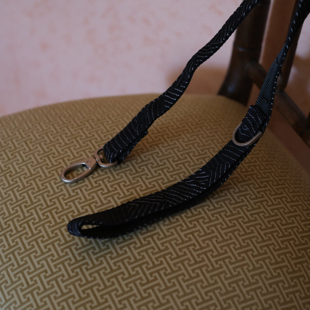 La Laisse Kvadrat – Charbon noir