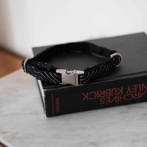 Le Collier Kvadrat – Charbon noir