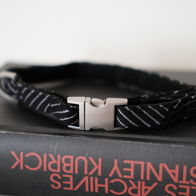 Le Collier Kvadrat – Charbon noir