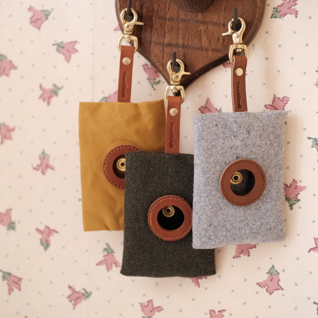 Le Porte-sacs à crottes – Édition Laine Forêt